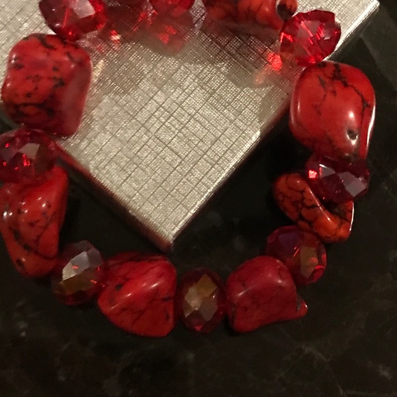 Turquoise and red stone fashion jewelry. - Picture 2 of 4
